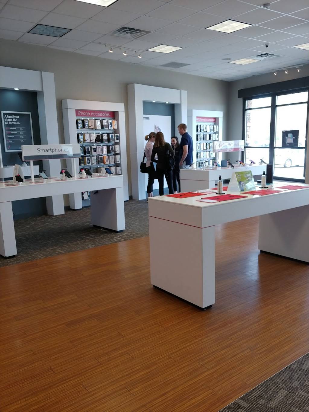 Verizon Authorized Retailer – Victra | 8504 MN-7, St Louis Park, MN 55426, USA | Phone: (952) 562-0536