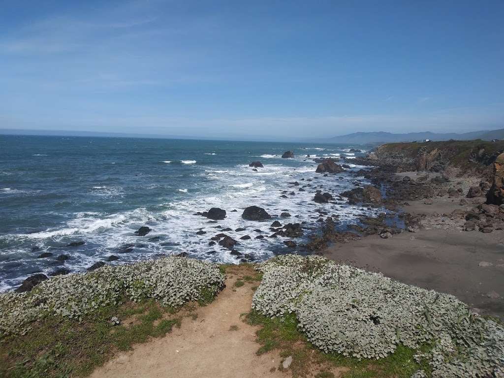 Carmet Beach Parking | 4721-4741 Shoreline Hwy, Bodega Bay, CA 94923, USA