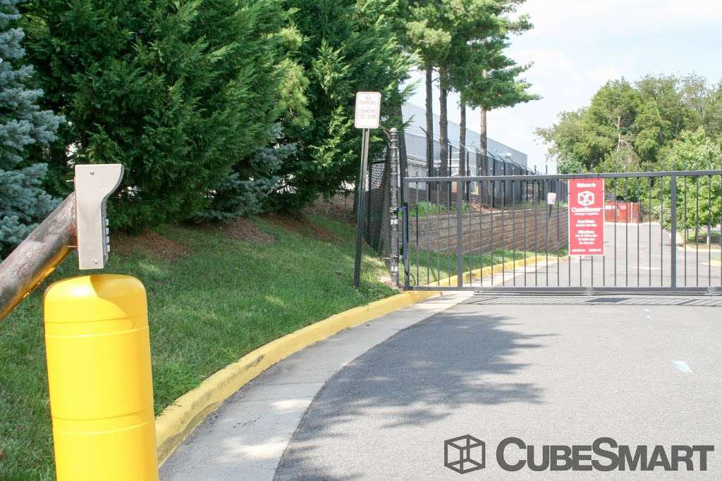 CubeSmart Self Storage | 13800 McLearen Rd, Herndon, VA 20171 | Phone: (703) 437-8100