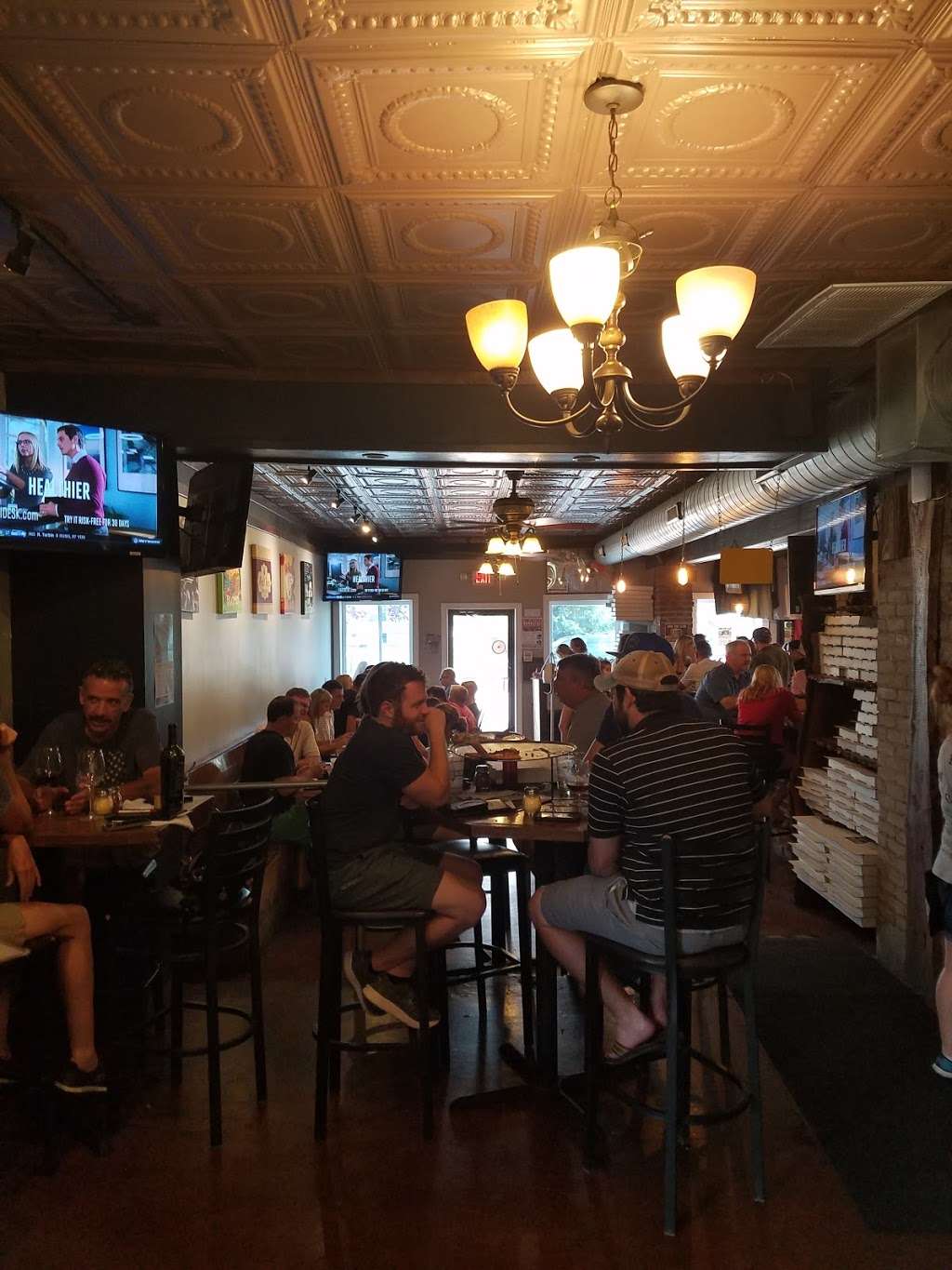 Martin City Pizza And Taproom | 410 E 135th St, Kansas City, MO 64145 | Phone: (816) 268-2222