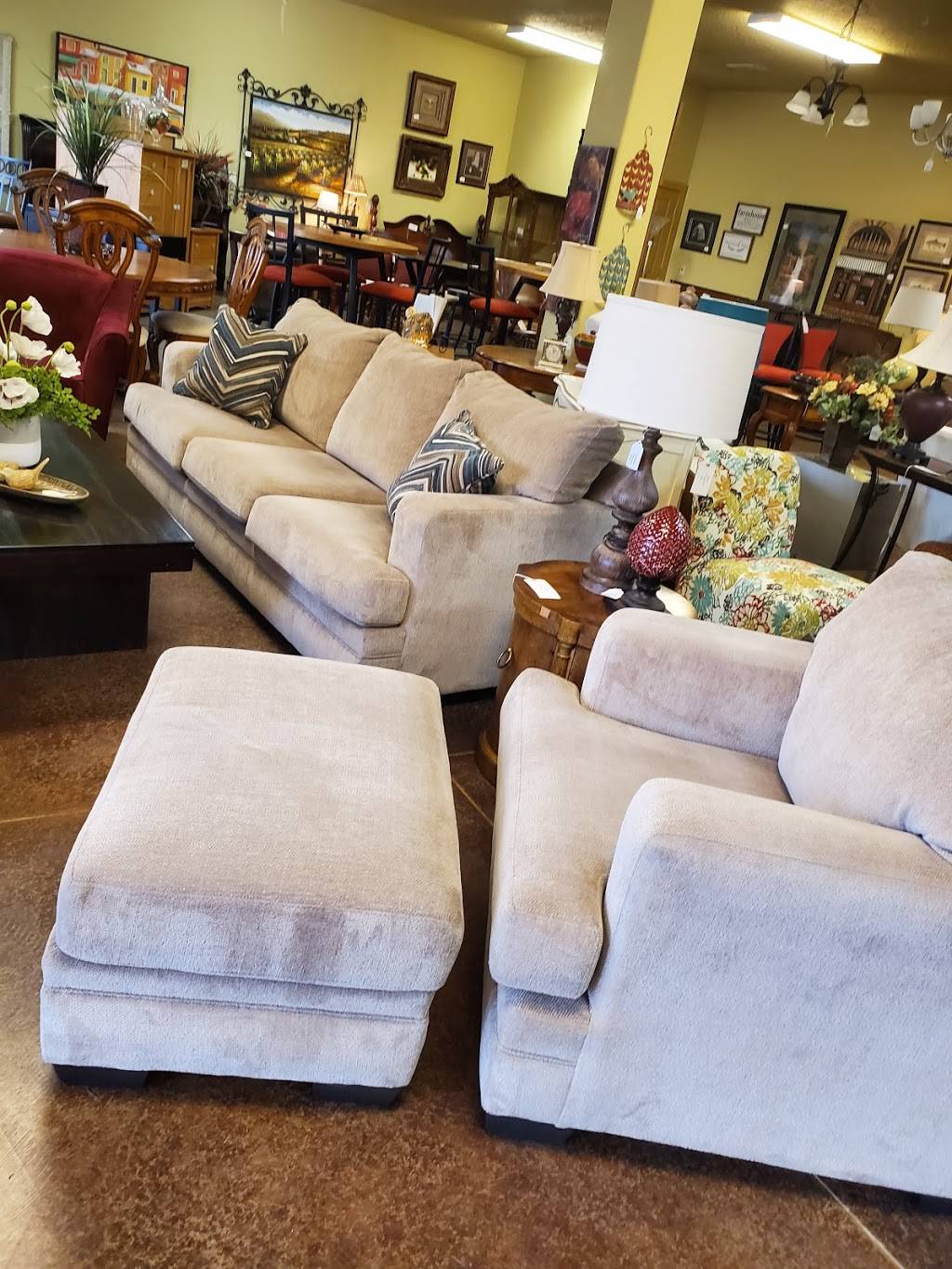 Cherrys Consignment Home Furnishings | 1524 N Meridian Rd, Meridian, ID 83642, USA | Phone: (208) 887-9488