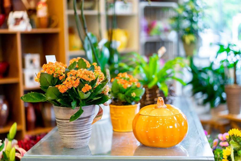 Clarksville Flower Station | 13380 Clarksville Pike Suite A, Highland, MD 20777, USA | Phone: (301) 854-0597