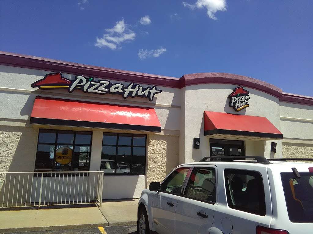 Pizza Hut | 14171 US-40, Kansas City, MO 64133, USA | Phone: (816) 478-5143