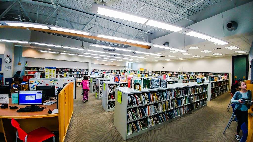 Johnson County Library - Blue Valley | 9311, 9000 151st St, Overland Park, KS 66221 | Phone: (913) 826-4600