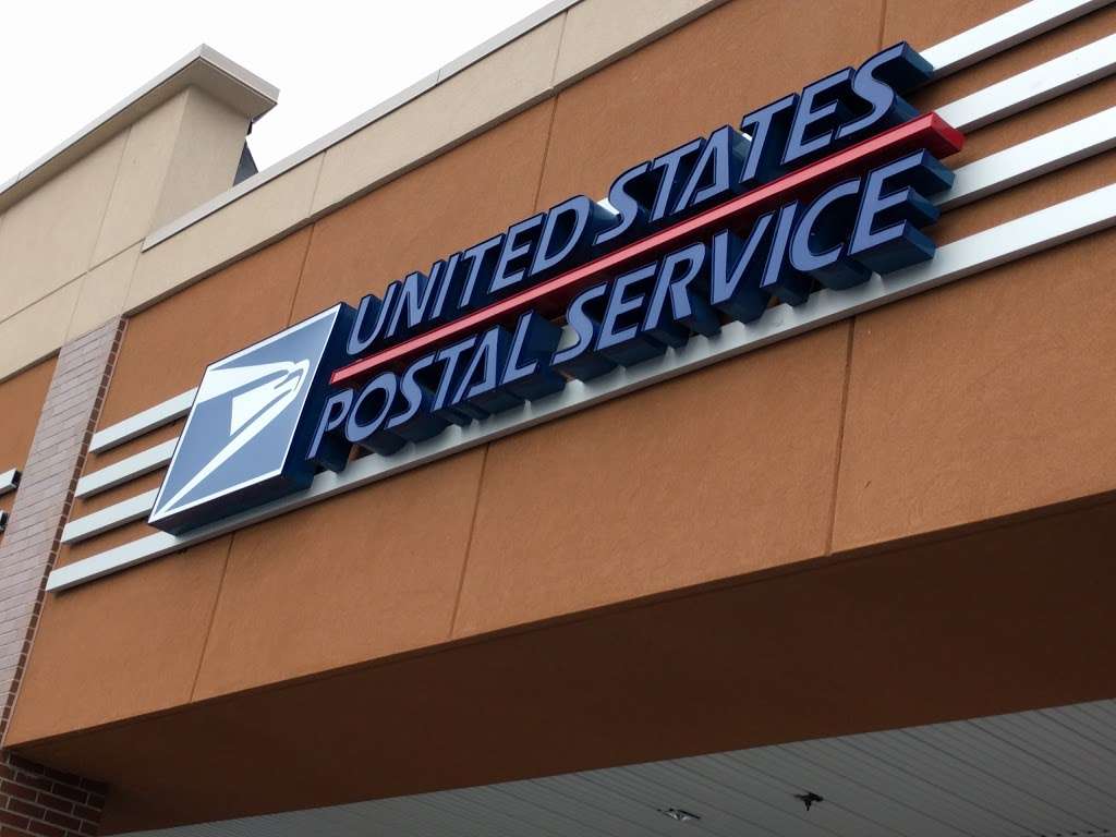 United States Postal Service | 2845 Richmond Ave Ste 15, Staten Island, NY 10314, USA | Phone: (800) 275-8777