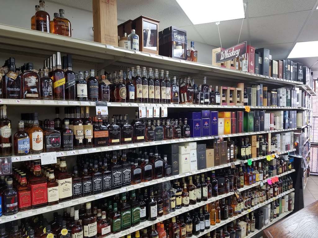 Village Liquor (Energy Corridor) | 1560 Eldridge Pkwy, Houston, TX 77077, USA | Phone: (281) 496-1104