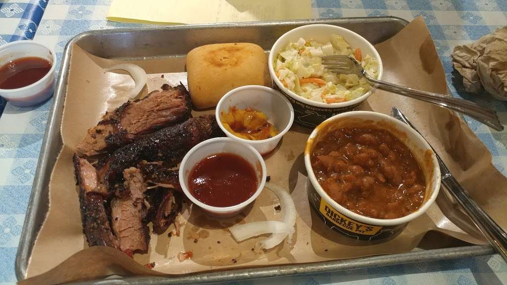 Dickeys Barbecue Pit | 15683 Roy Rogers Dr, Victorville, CA 92392, USA | Phone: (760) 493-8011