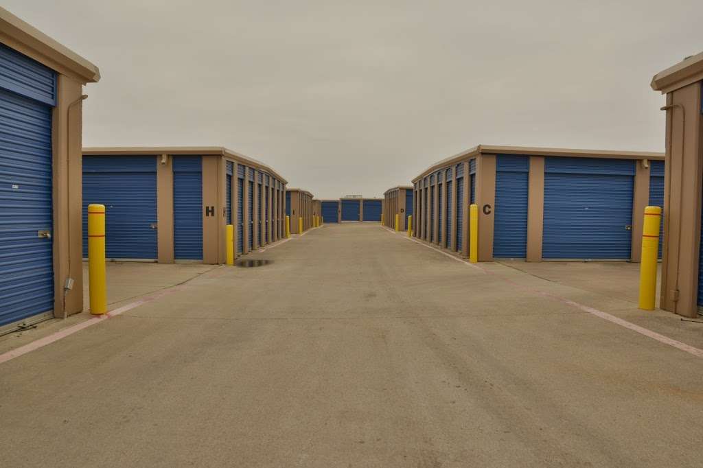 Macho Self Storage Irving | 3930 Valley View Ln, Irving, TX 75062, USA | Phone: (972) 252-6464