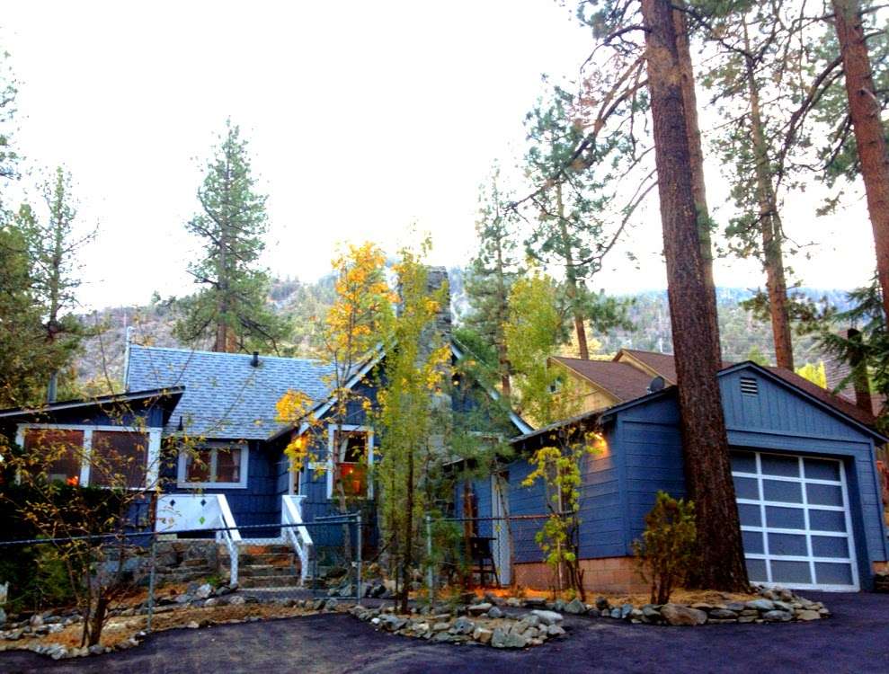 Reindeer Cottage | 1677 Thrush Rd, Wrightwood, CA 92397, USA | Phone: (626) 629-6032