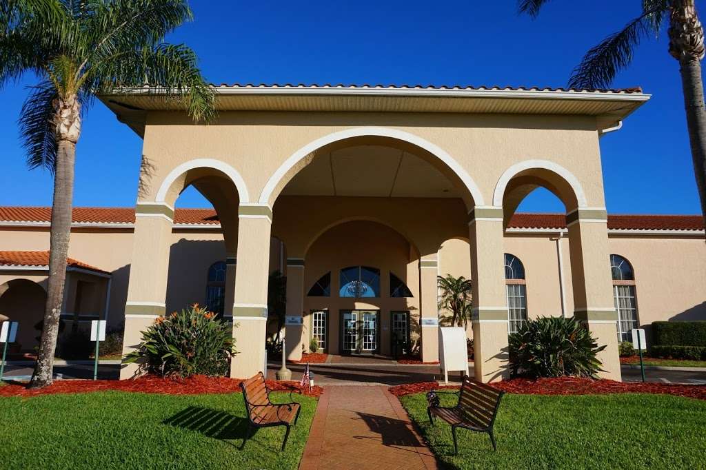 Four Lakes Golf Club Retirement Community | 990 La Quinta Blvd, Winter Haven, FL 33881, USA | Phone: (800) 826-7076