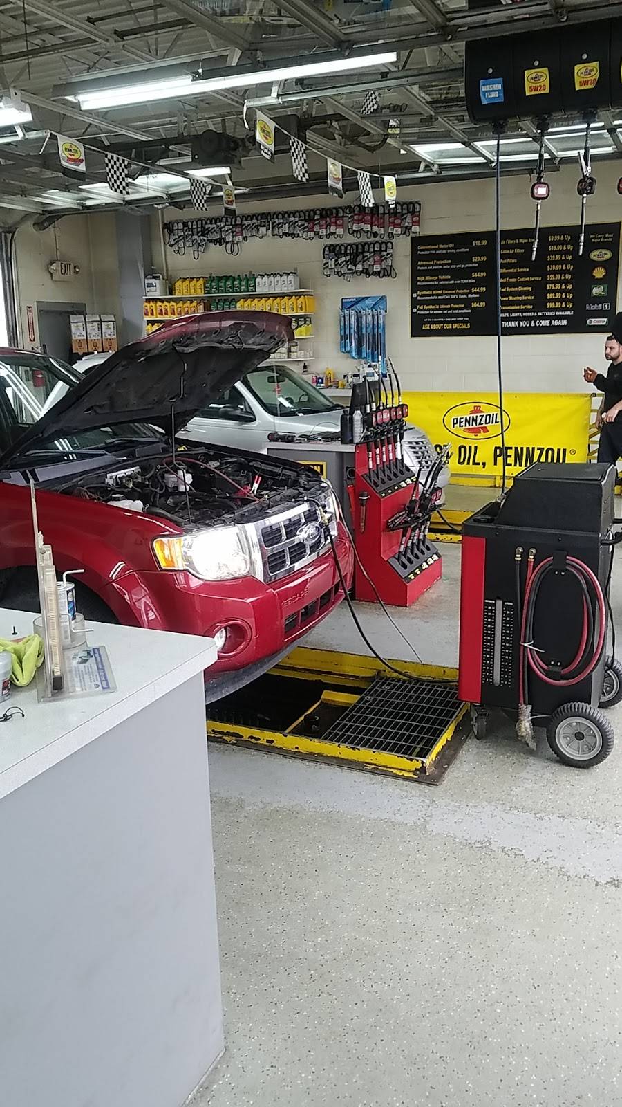 Eastpointe Oil Change Center | 17830 E 9 Mile Rd, Eastpointe, MI 48021, USA | Phone: (586) 772-1010