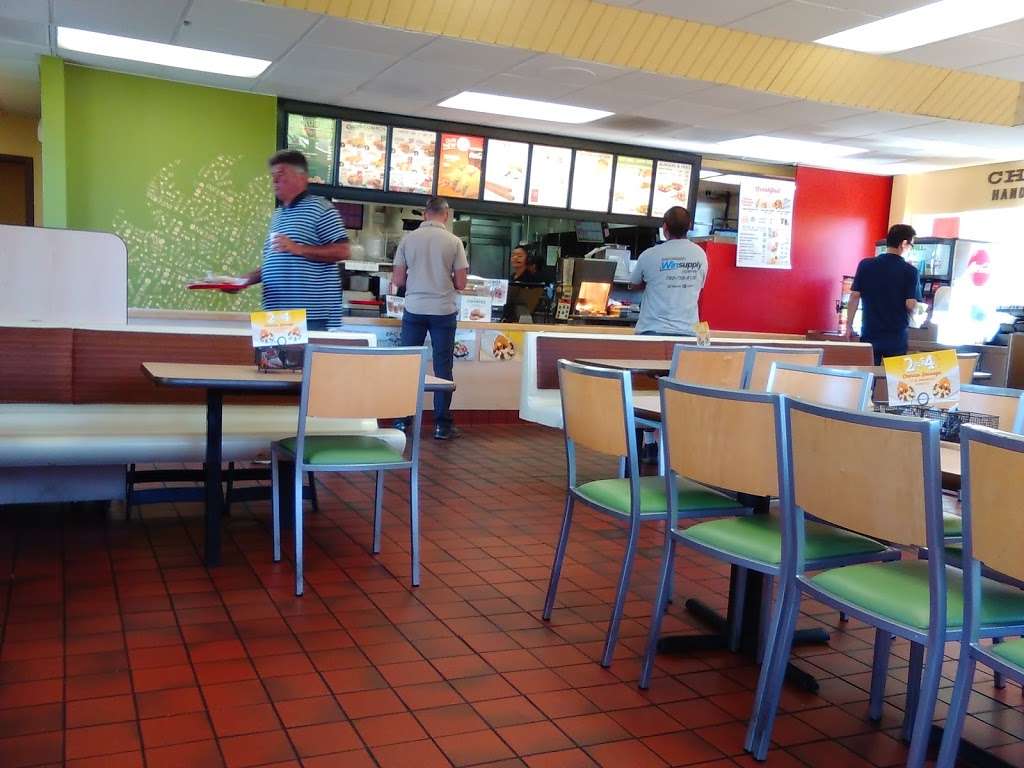 Del Taco | 1601 Carmelo Dr, Oceanside, CA 92054, USA | Phone: (760) 721-9003