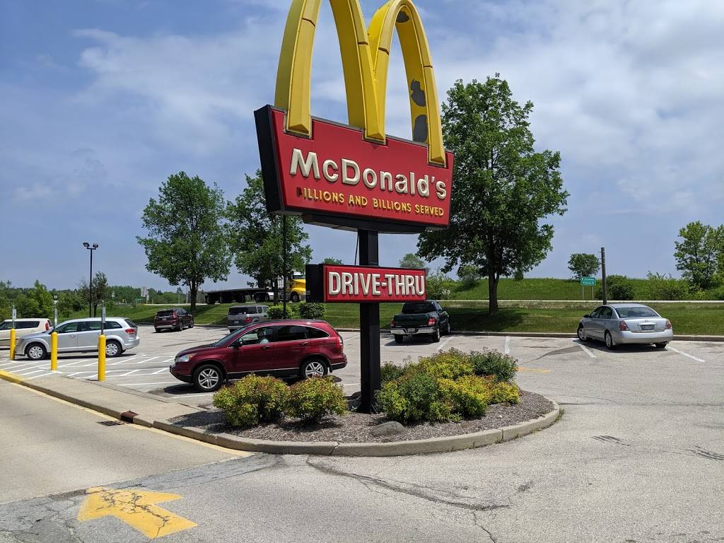 McDonalds | 621 Ryan St, Pewaukee, WI 53072, USA | Phone: (262) 691-9706