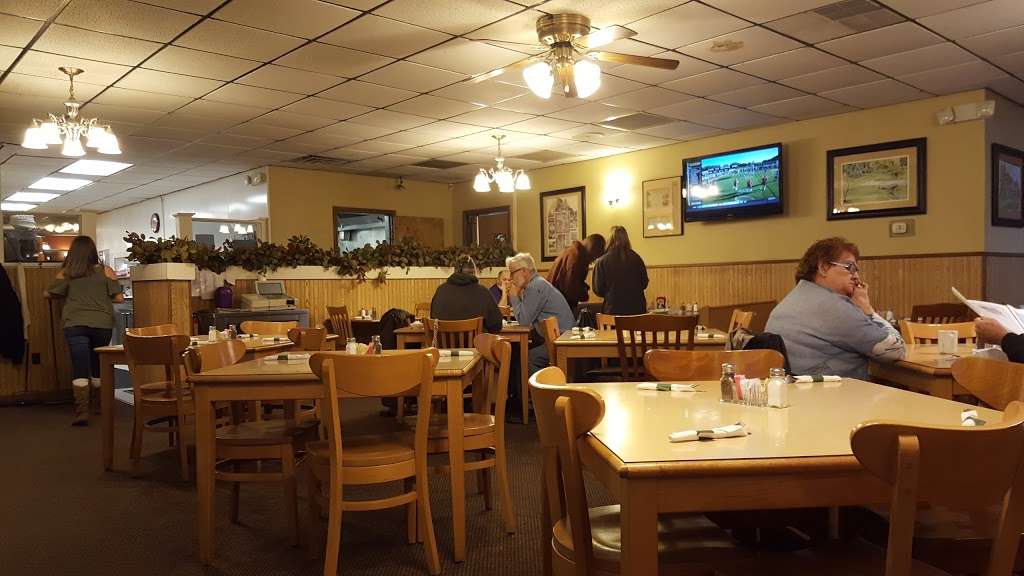 Indys Family Restaurant | 2210 Burton Ln, Martinsville, IN 46151, USA | Phone: (765) 342-4600