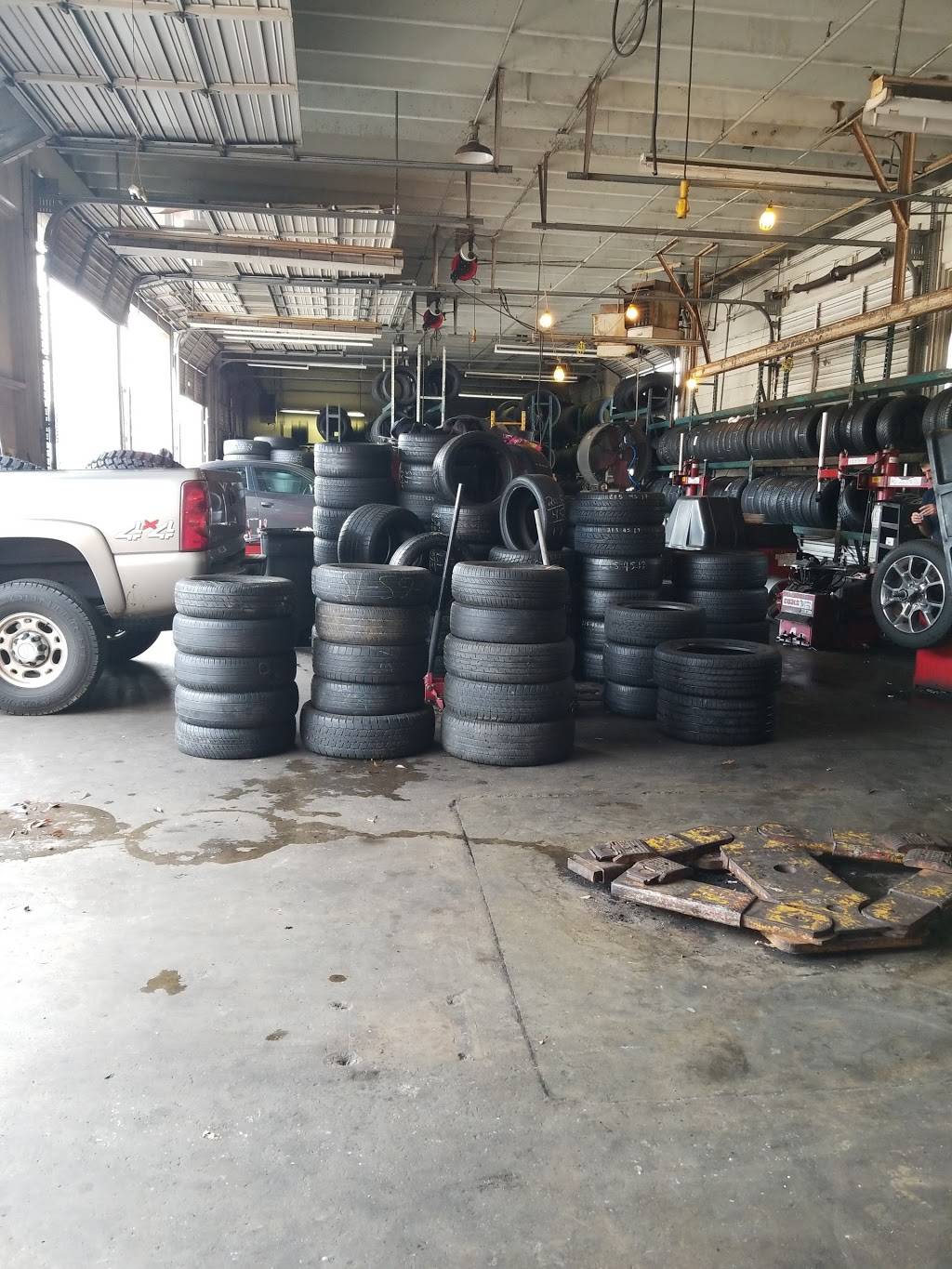 Lee Tire | 1897 Metropolitan Pkwy SW, Atlanta, GA 30315, USA | Phone: (404) 753-8171