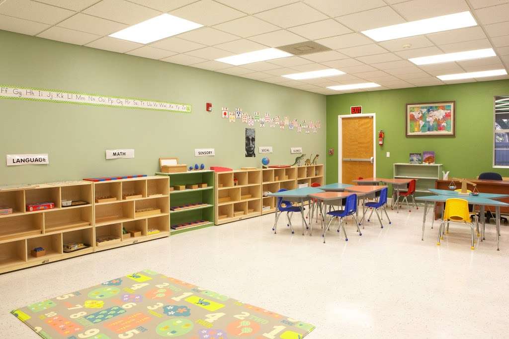 Sunshine Montessori Academy Helotes | 16148 Bandera Rd, Helotes, TX 78023, USA | Phone: (210) 888-7933