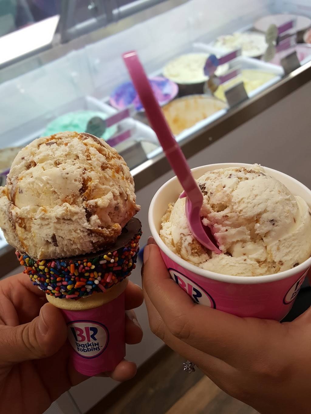 Baskin-Robbins | 11175 Sierra Ave Suite 300, Fontana, CA 92337, USA | Phone: (909) 427-0922