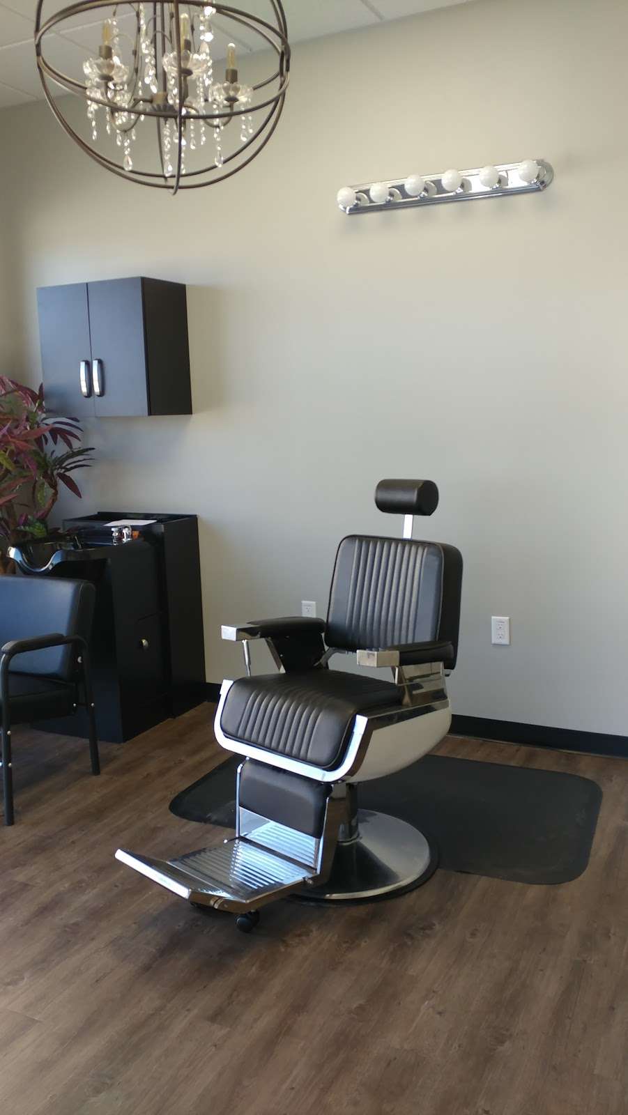 Blade Masterz | 7630 N. Fry Rd, Located inside of Ridges Barber & Beauty, Cypress, TX 77433, USA | Phone: (832) 688-5880