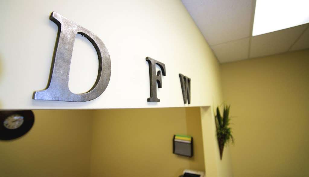 DFW Chiropractic | 909 S Tyler St, 101, Dallas, TX 75208 | Phone: (972) 232-4544