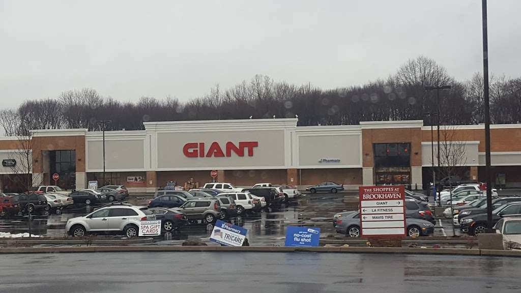 GIANT Food Stores | 4930 Edgmont Ave, Brookhaven, PA 19015, USA | Phone: (610) 876-6445