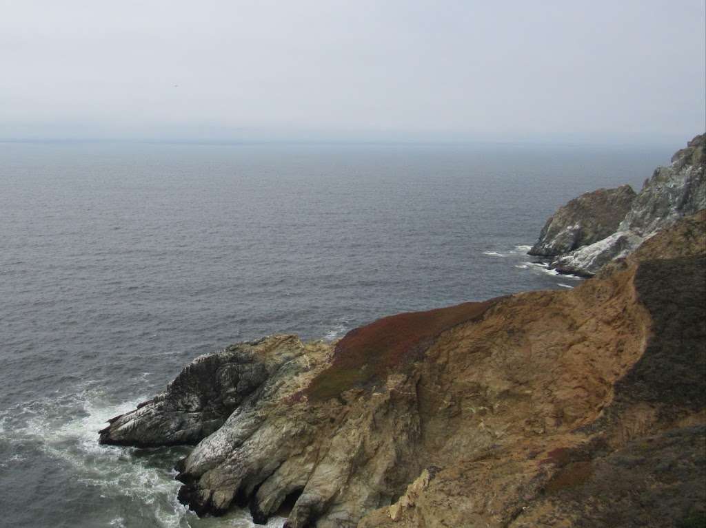 Gray Whale Cove Trail Parking Lot | Pacific Coast Hwy, Pacifica, CA 94044, USA