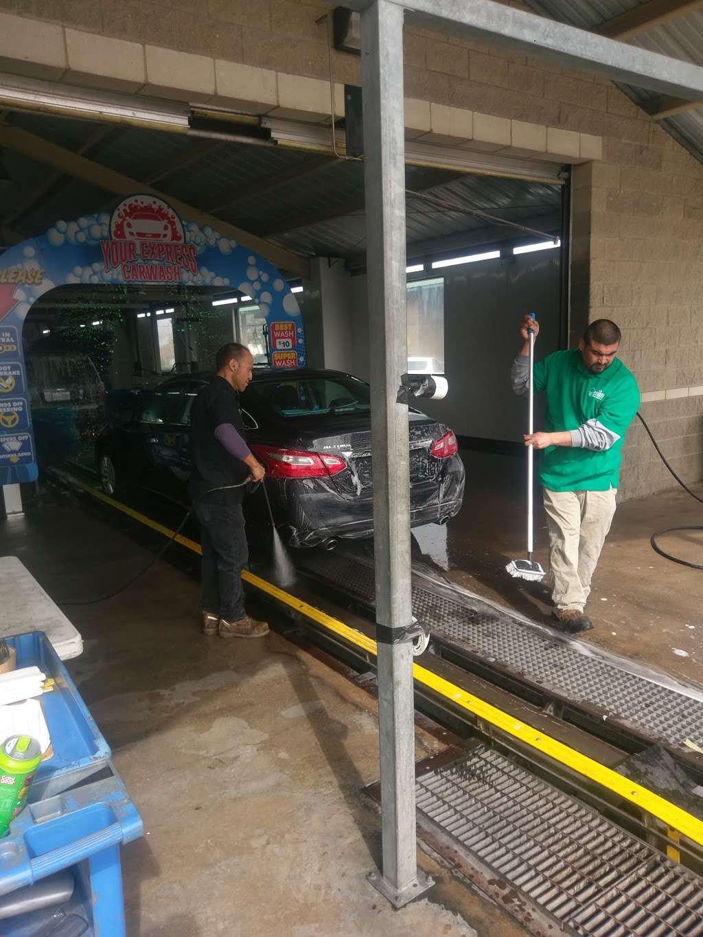 Your Express Car Wash Desoto | 1122 W Belt Line Rd, DeSoto, TX 75115, USA | Phone: (972) 833-1117