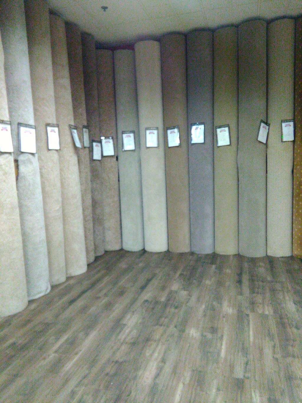 Big Bobs Flooring of Fox Valley | 200 Alder Dr, North Aurora, IL 60542 | Phone: (630) 897-9600