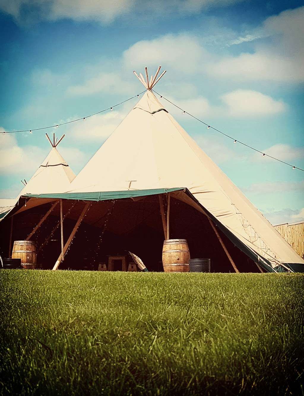 Wonder and Whimsy Events | 7208 N Nevada Ave, Parkville, MO 64152, USA | Phone: (816) 919-0866