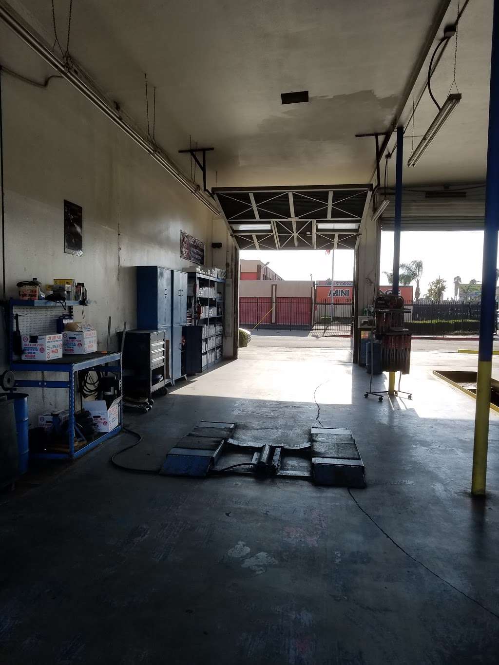 Oil Express Lube Express | 3501 Rosecrans Ave, Hawthorne, CA 90250, USA | Phone: (310) 679-7317