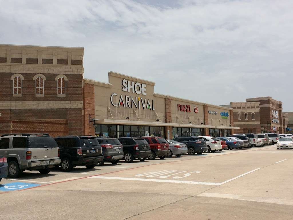 Shoe Carnival | 20506 US-59, Humble, TX 77338, USA | Phone: (281) 446-1604