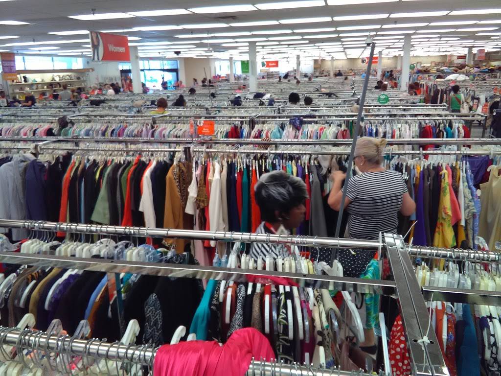 Value Village | 5604 Ritchie Hwy #3, Brooklyn Park, MD 21225, USA | Phone: (410) 789-8621