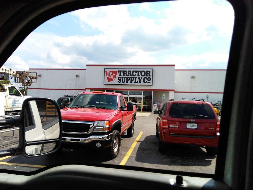 Tractor Supply Co. | 8135 Brookville Rd, Indianapolis, IN 46239, USA | Phone: (317) 356-0138