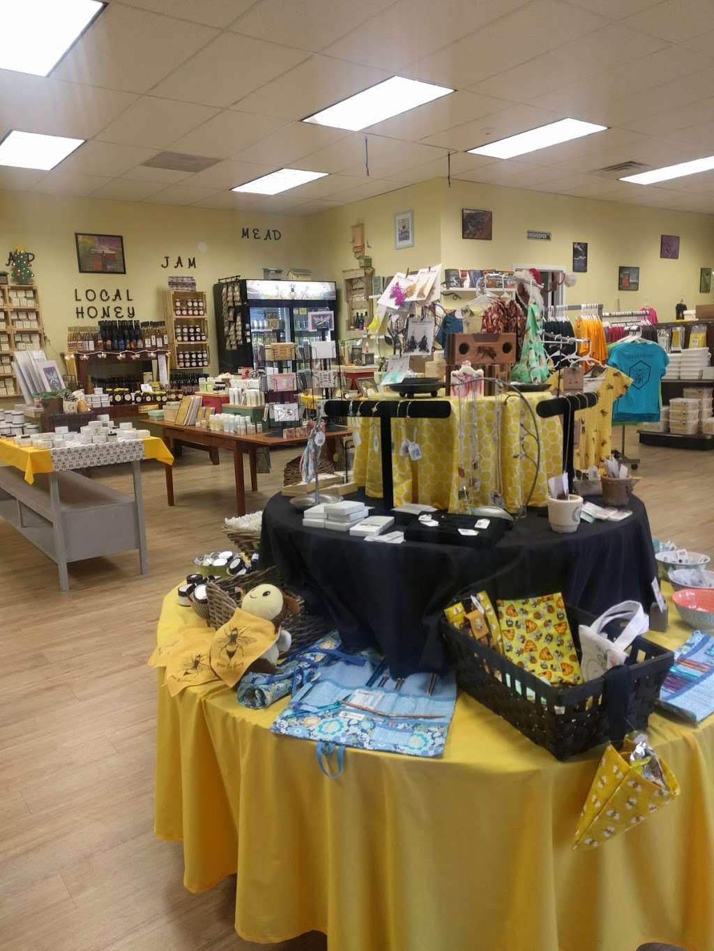 The Bee Store | 2230 Tacketts Mill Dr D, Lake Ridge, VA 22192, USA | Phone: (571) 398-0404