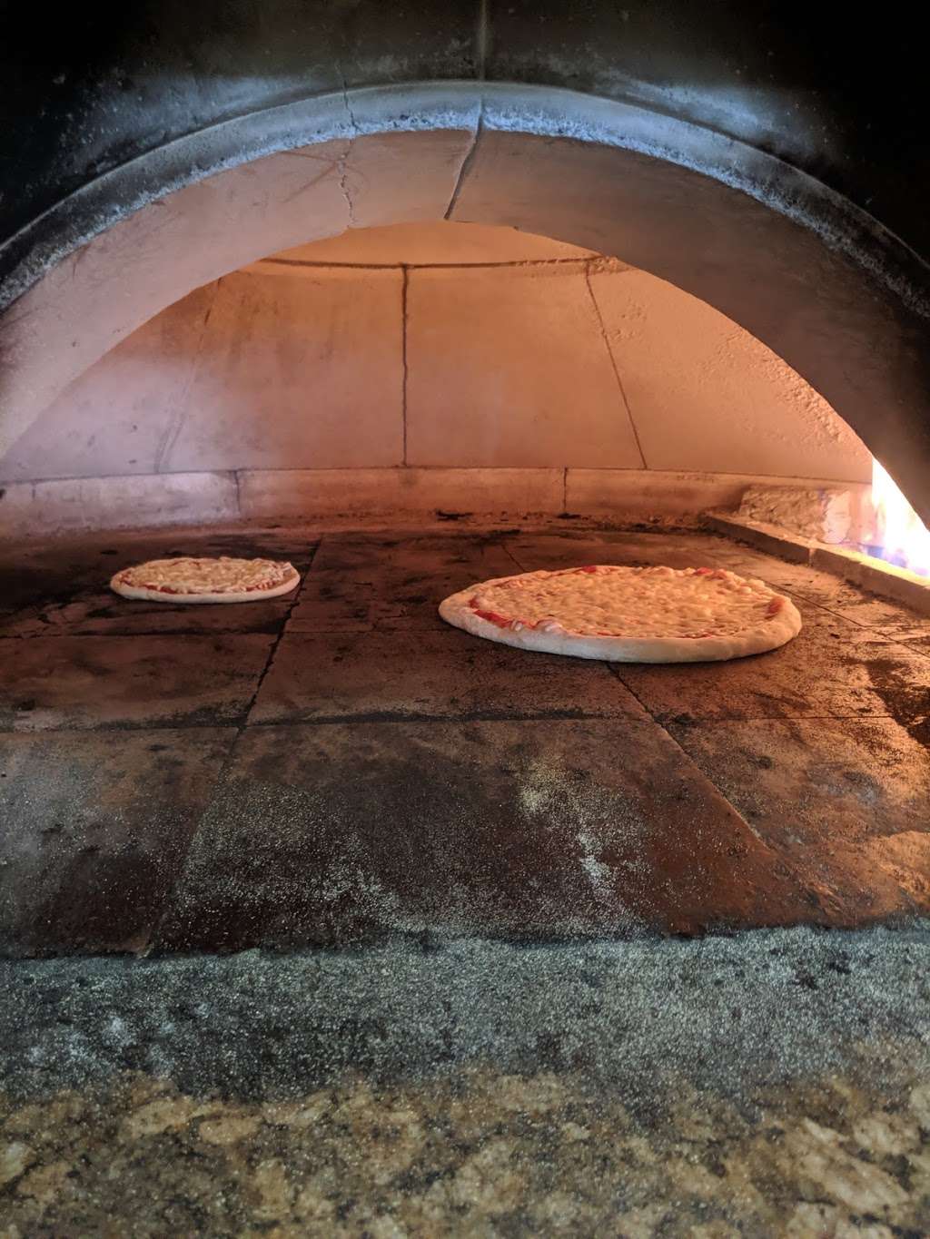 Balduccis Wood Fired Pizza | 419 S Broadway, Salem, NH 03079, USA | Phone: (603) 890-3344