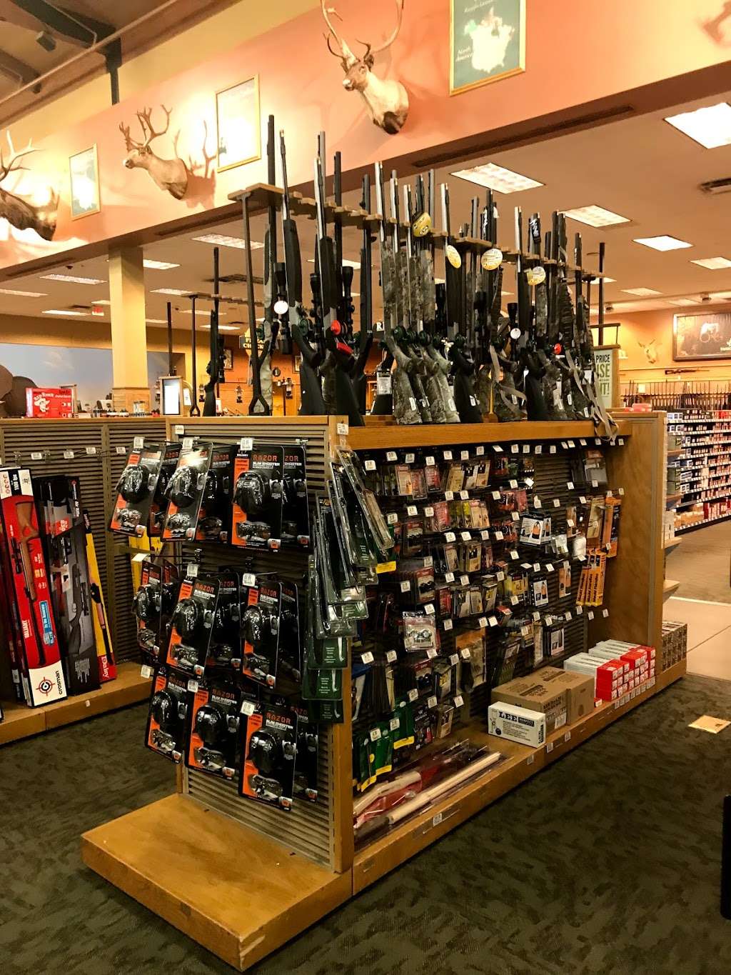 Cabelas | 9380 W Glendale Ave, Glendale, AZ 85305, USA | Phone: (623) 872-6700