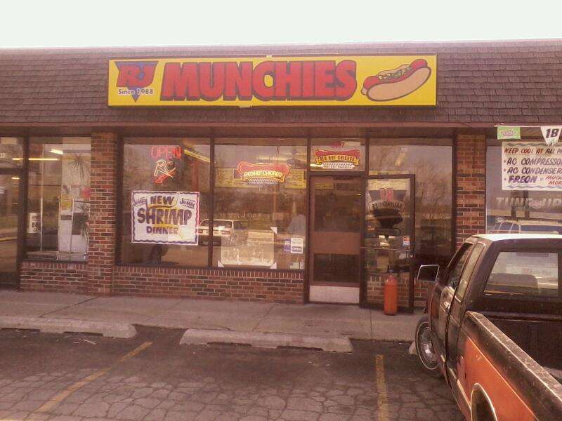 R J Munchies | 8417 W 79th St, Justice, IL 60458 | Phone: (708) 496-0222