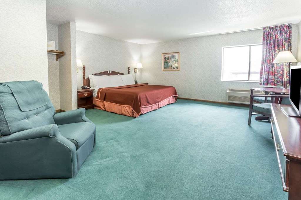 Howard Johnson by Wyndham Manteno | 157 N Frontage East Rd, Manteno, IL 60950, USA | Phone: (815) 733-1409