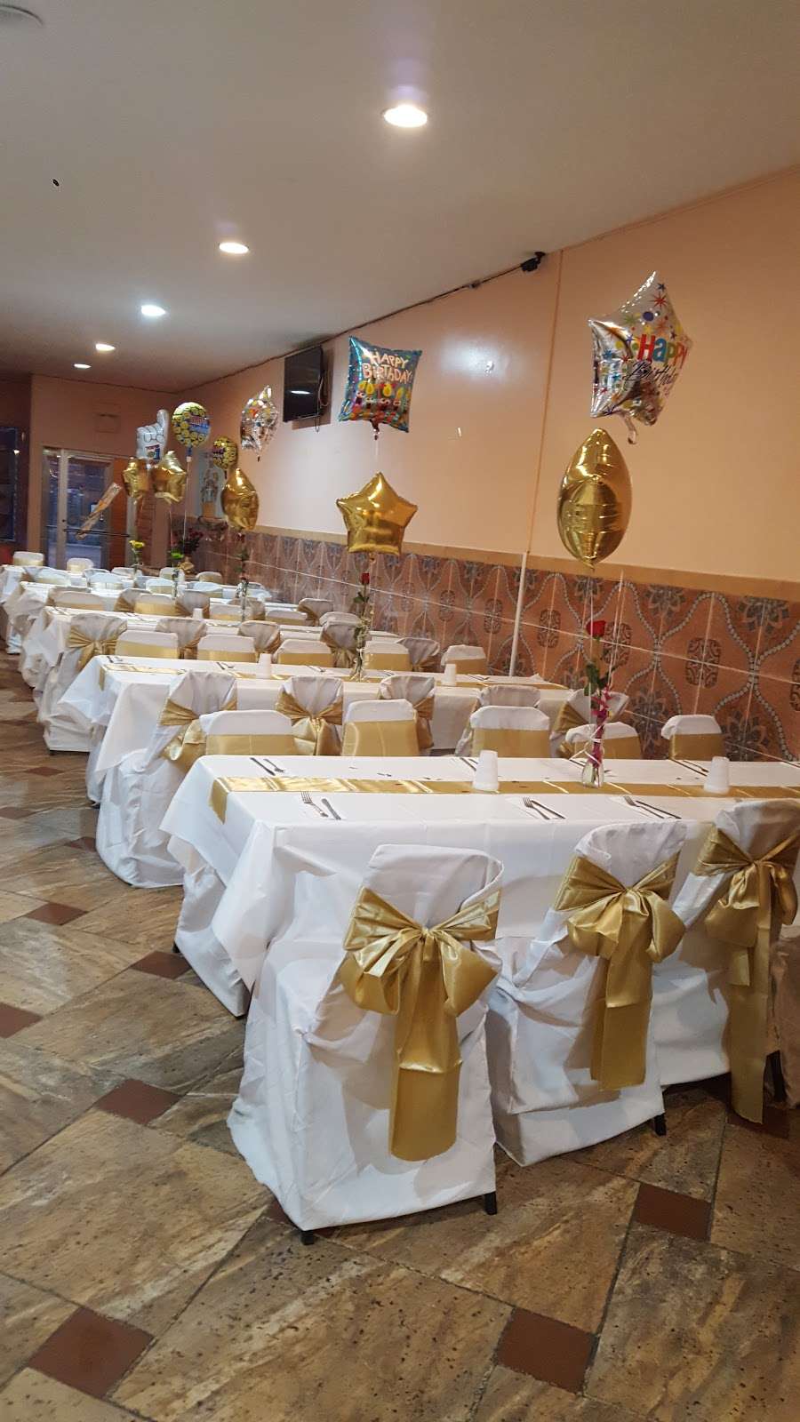 El Pescador Restaurant | 4056 S Western Ave, Chicago, IL 60609 | Phone: (773) 523-8777