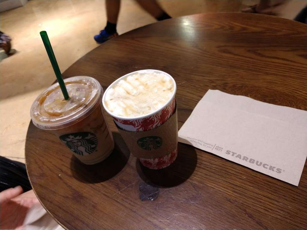 Starbucks | Miami International Airport (MIA), 4200 NW 21st St Gate D10, Miami, FL 33128, USA | Phone: (305) 869-1530