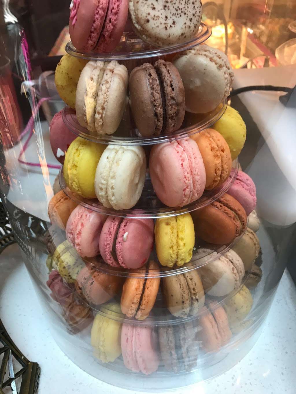 Le Macaron Dolphin Mall | 11401 NW 12th St, Miami, FL 33172, USA | Phone: (786) 282-2525