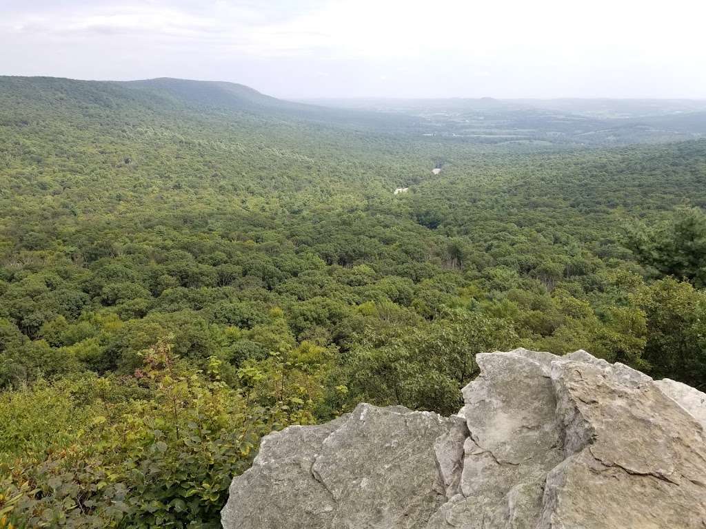 Hawk Mountain North Lookout | New Ringgold, PA 17960 | Phone: (610) 756-6961