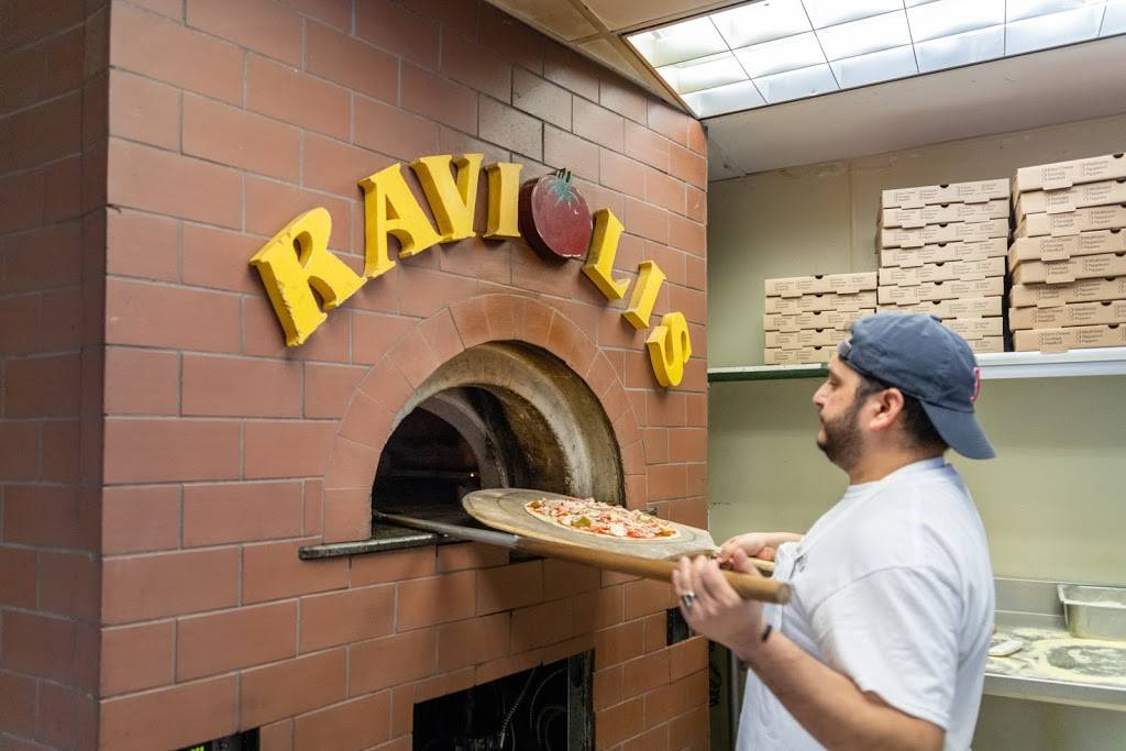 Raviolis Pizzeria | 1134 Beacon St, Newton, MA 02461, USA | Phone: (617) 558-1600