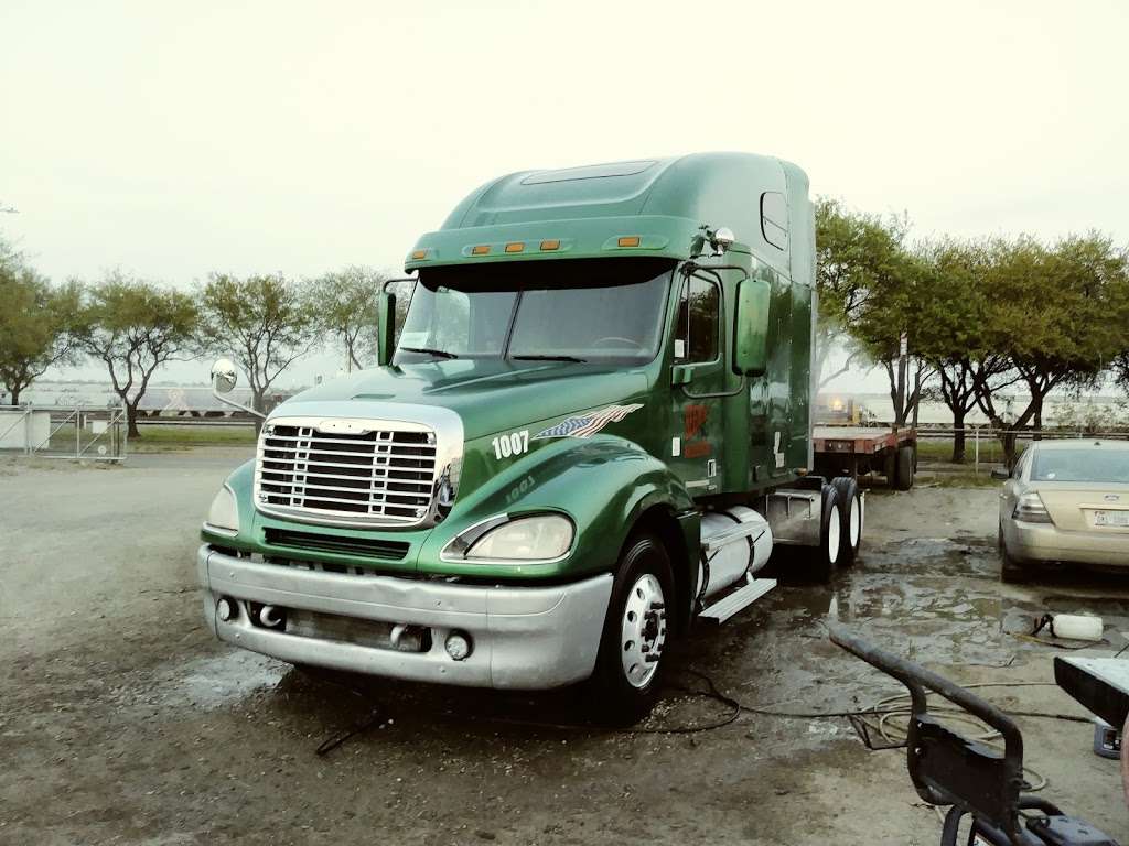 Beemac Trucking | 936 E Navigation Blvd, Houston, TX 77012, USA | Phone: (832) 831-8108