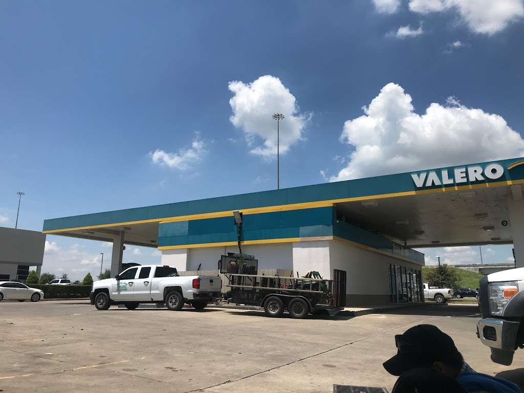 Valero | 2800 Reed Rd, Houston, TX 77051, USA | Phone: (713) 264-6947