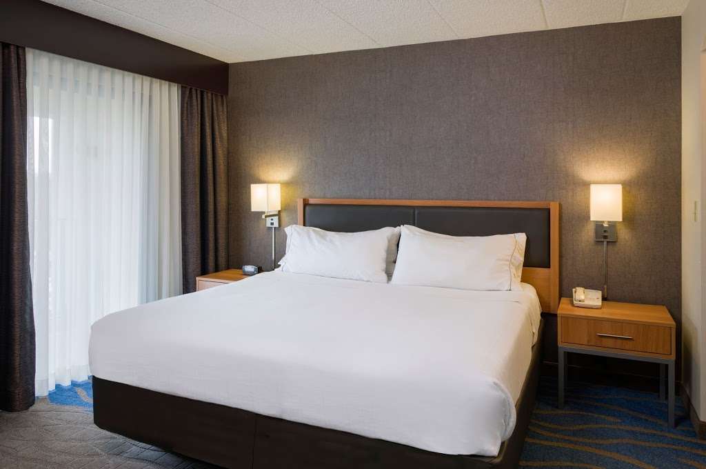 Holiday Inn Express & Suites King Of Prussia | 260 N Gulph Rd, King of Prussia, PA 19406 | Phone: (610) 768-9500