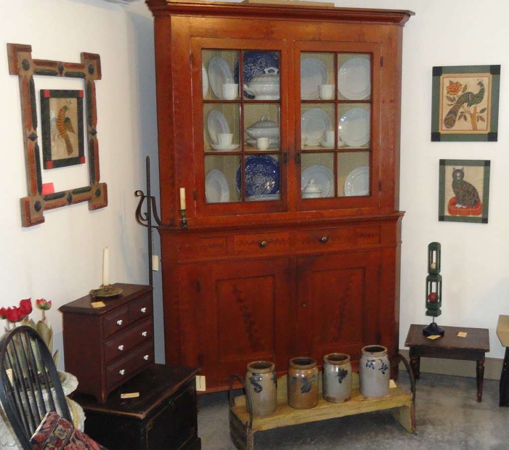 14 E. King Antiques | 14 E King St, Abbottstown, PA 17301, USA | Phone: (717) 619-3170