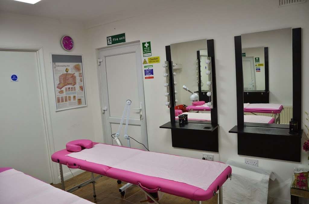 Fami Hair and Beauty Institute | 79 Belgrave Rd, Ilford IG1 3AL, UK | Phone: 07788 638004