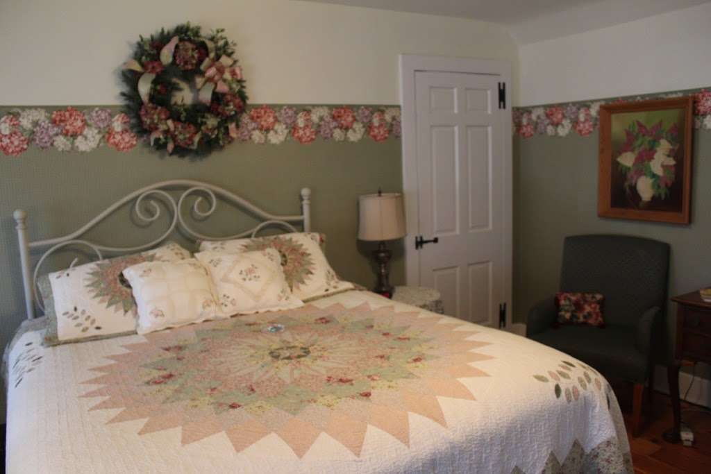 Richmond House Bed & Breakfast | 371 E Main St, New Holland, PA 17557 | Phone: (717) 355-0450