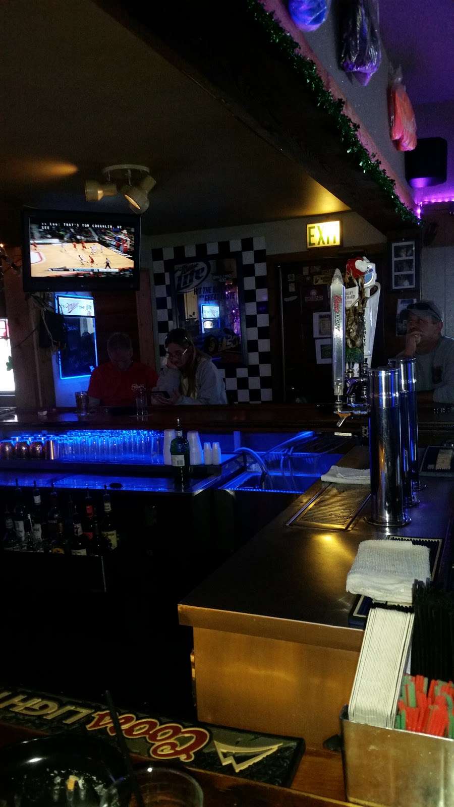 Hunleys Bar & Grill | 13115 Lake Shore Dr, Cedar Lake, IN 46303, USA | Phone: (219) 374-9520