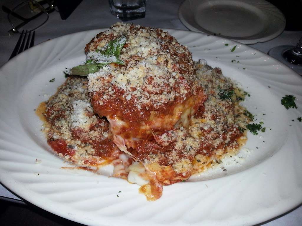 Giacomos Ristorante Italiano | 740 N Wolf Rd, Des Plaines, IL 60016, USA | Phone: (847) 390-7330